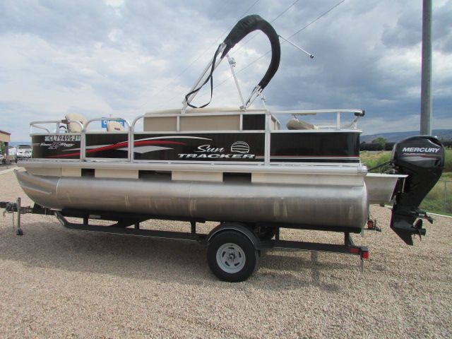 2017 Sun Tracker Bass Buggy 18 DLX