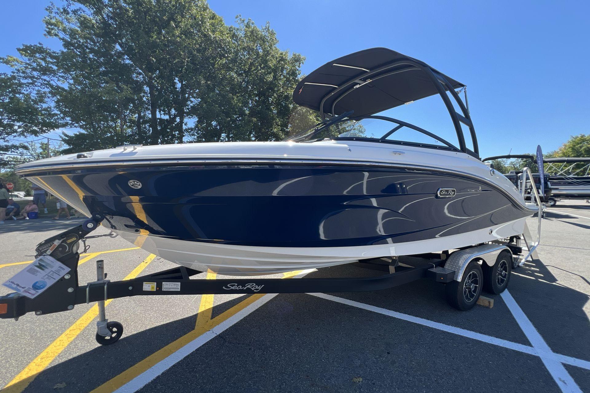 2026 Sea Ray SPX 210