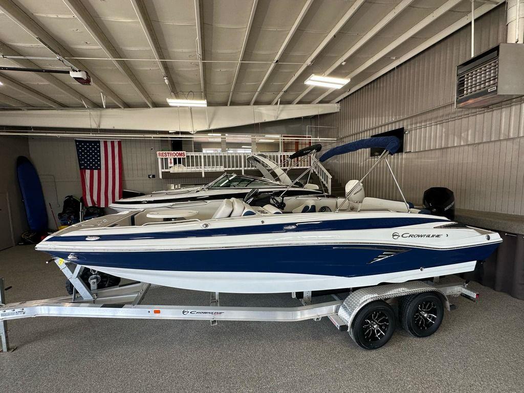 Crownline E230 XS