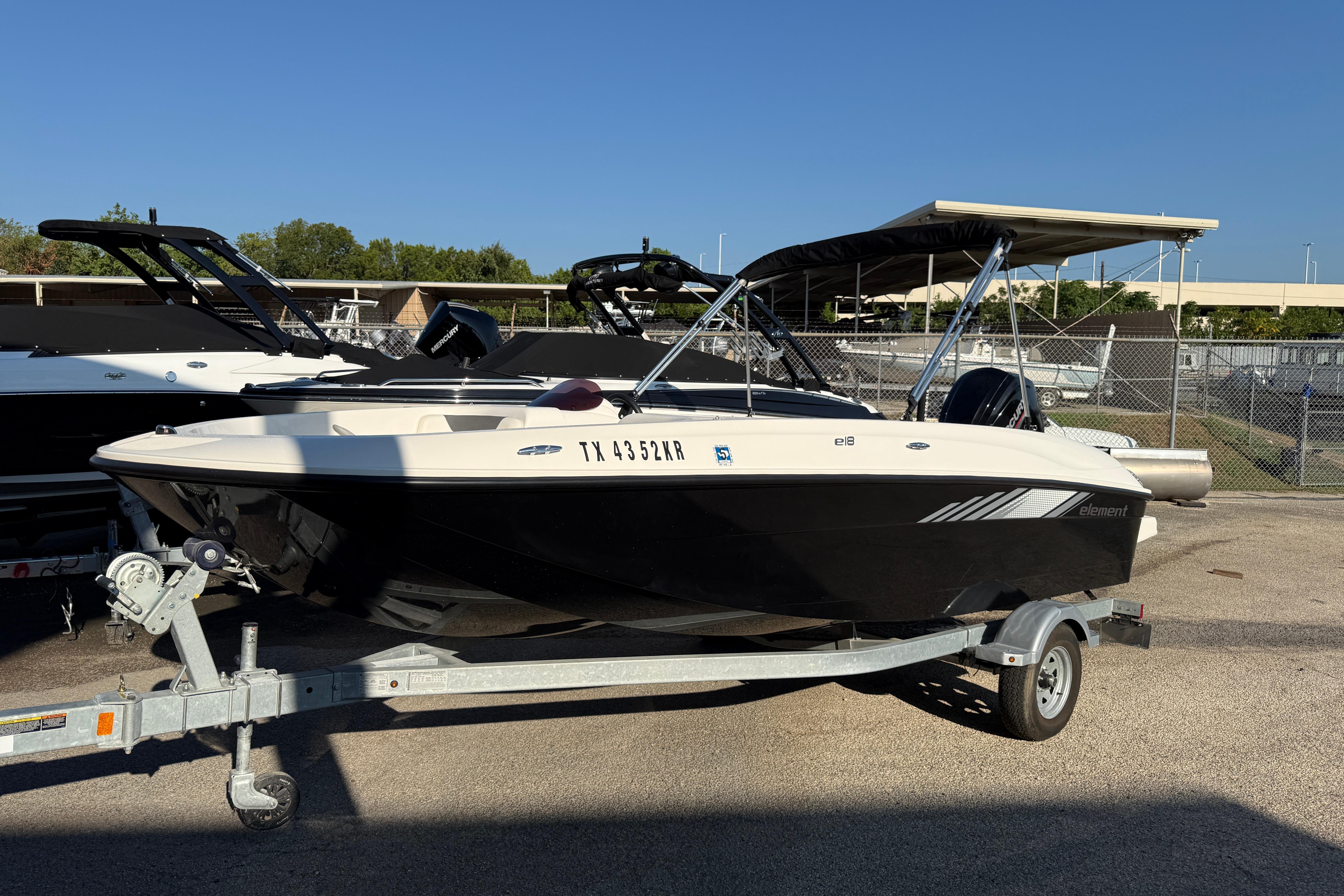 Bayliner Element E18