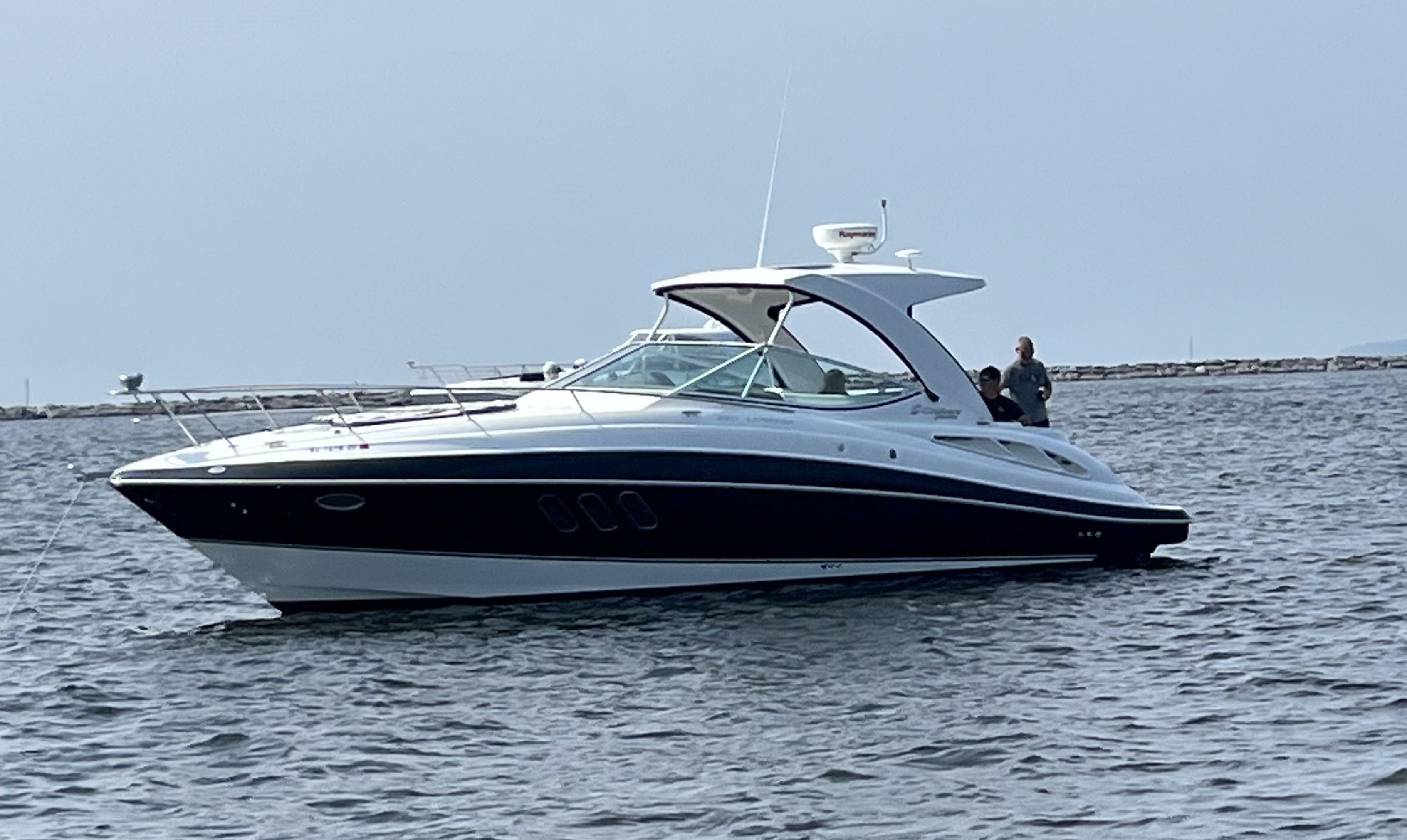 2012 Cruisers Yachts 350 Express