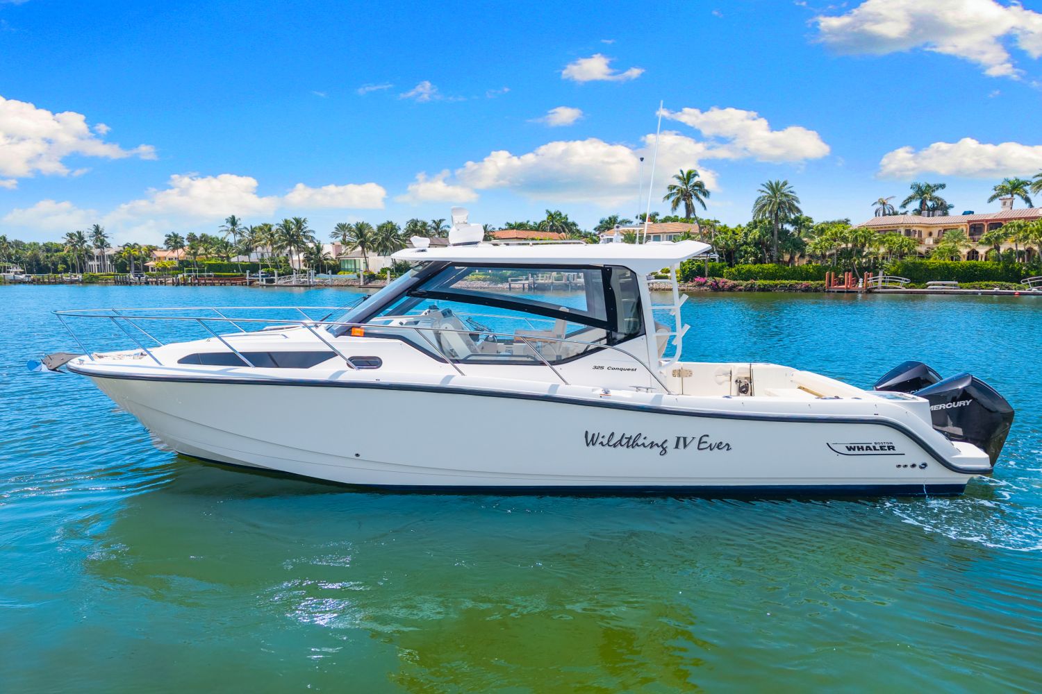 2021 Boston Whaler 325 Conquest