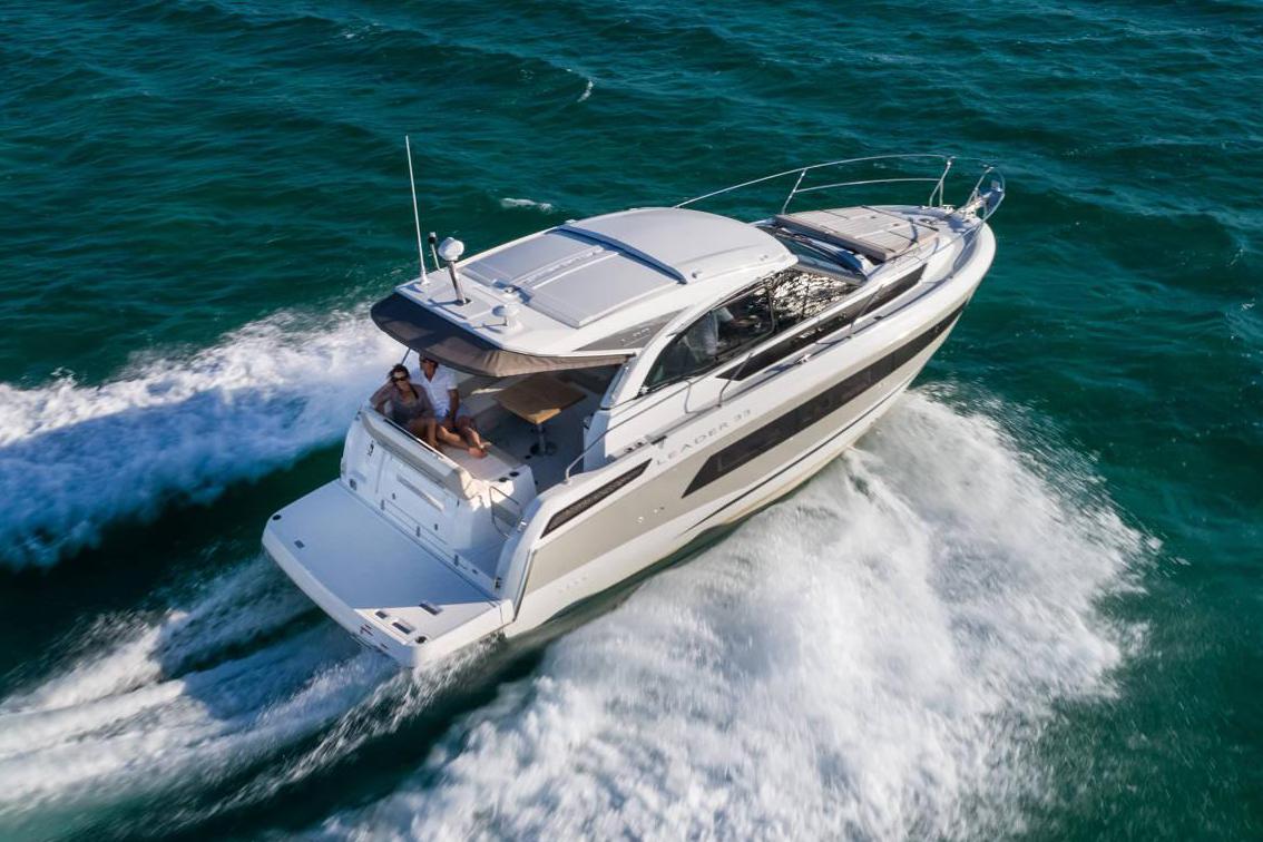 Jeanneau Boat image