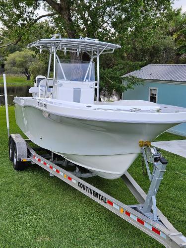 2018 Dusky 252XF