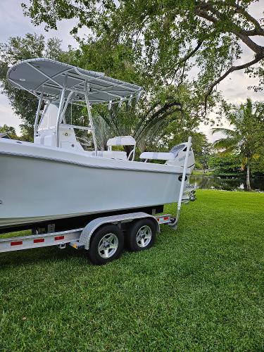 2018 Dusky 252XF