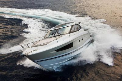 Jeanneau Leader 36 Boat