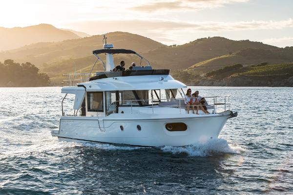 2025 Beneteau Swift Trawler 41 Fly