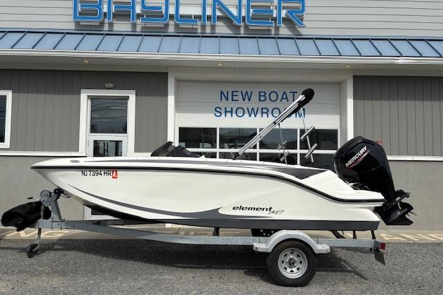 2022 Bayliner Element M17