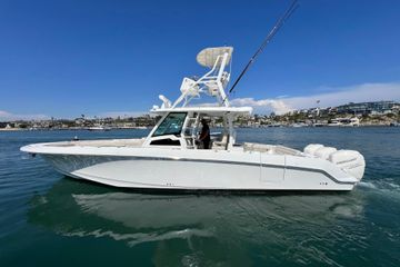 2019 Boston Whaler 380 Outrage