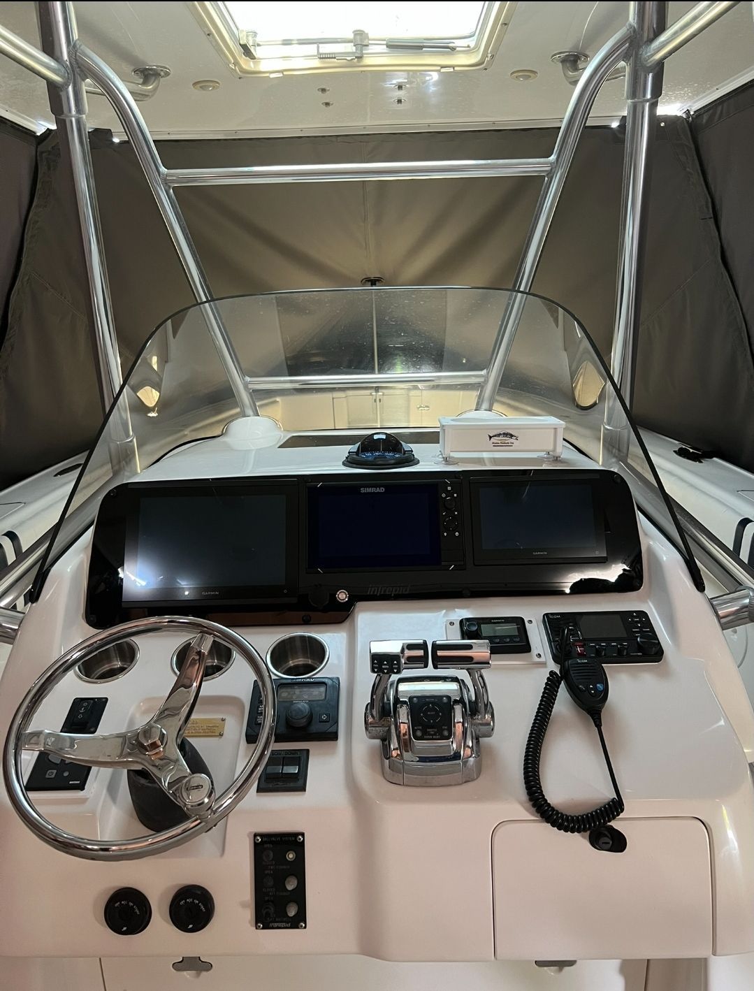 2003 Intrepid 348CC