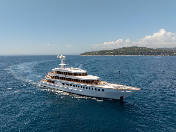 2002 Feadship 2002