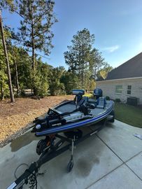 2021 Phoenix 818 Pro