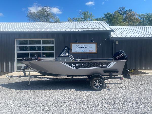 16' Lowe FM 1625 Walk-Thru Deep-V Aluminum Fishing Boat