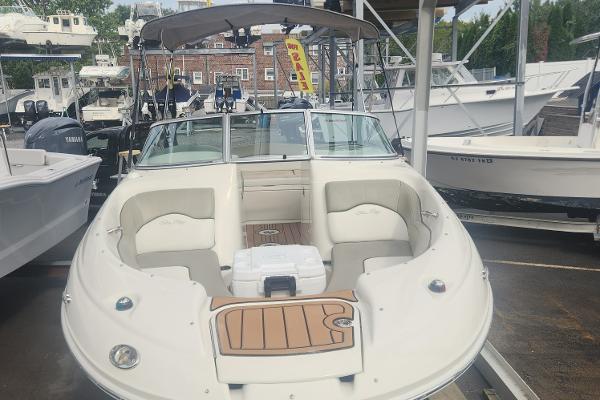 2006 Sea Ray 200 Sundeck