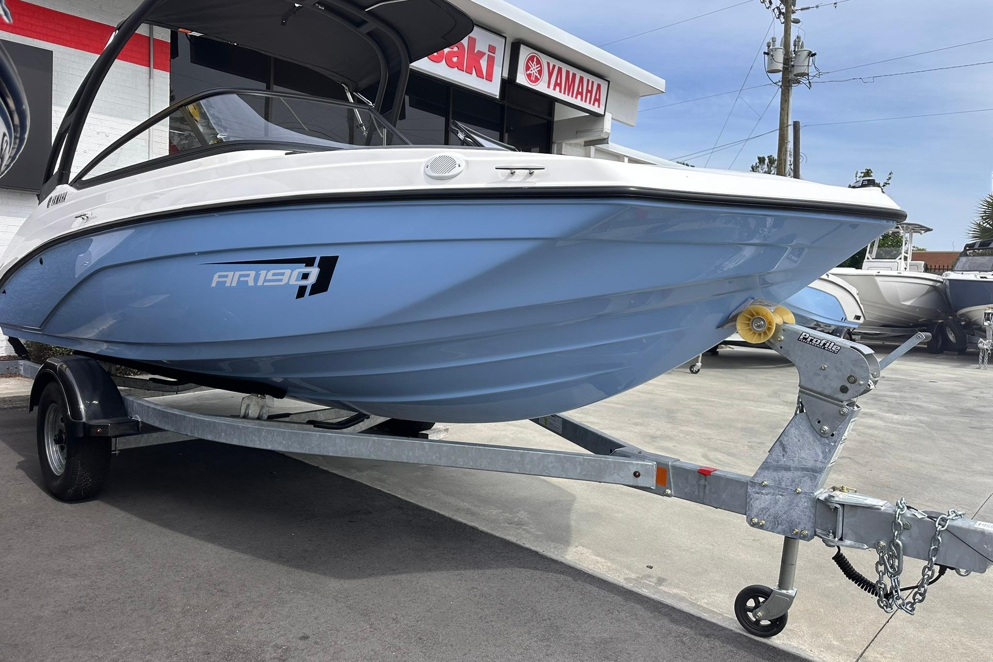 2025 Yamaha Boats AR190