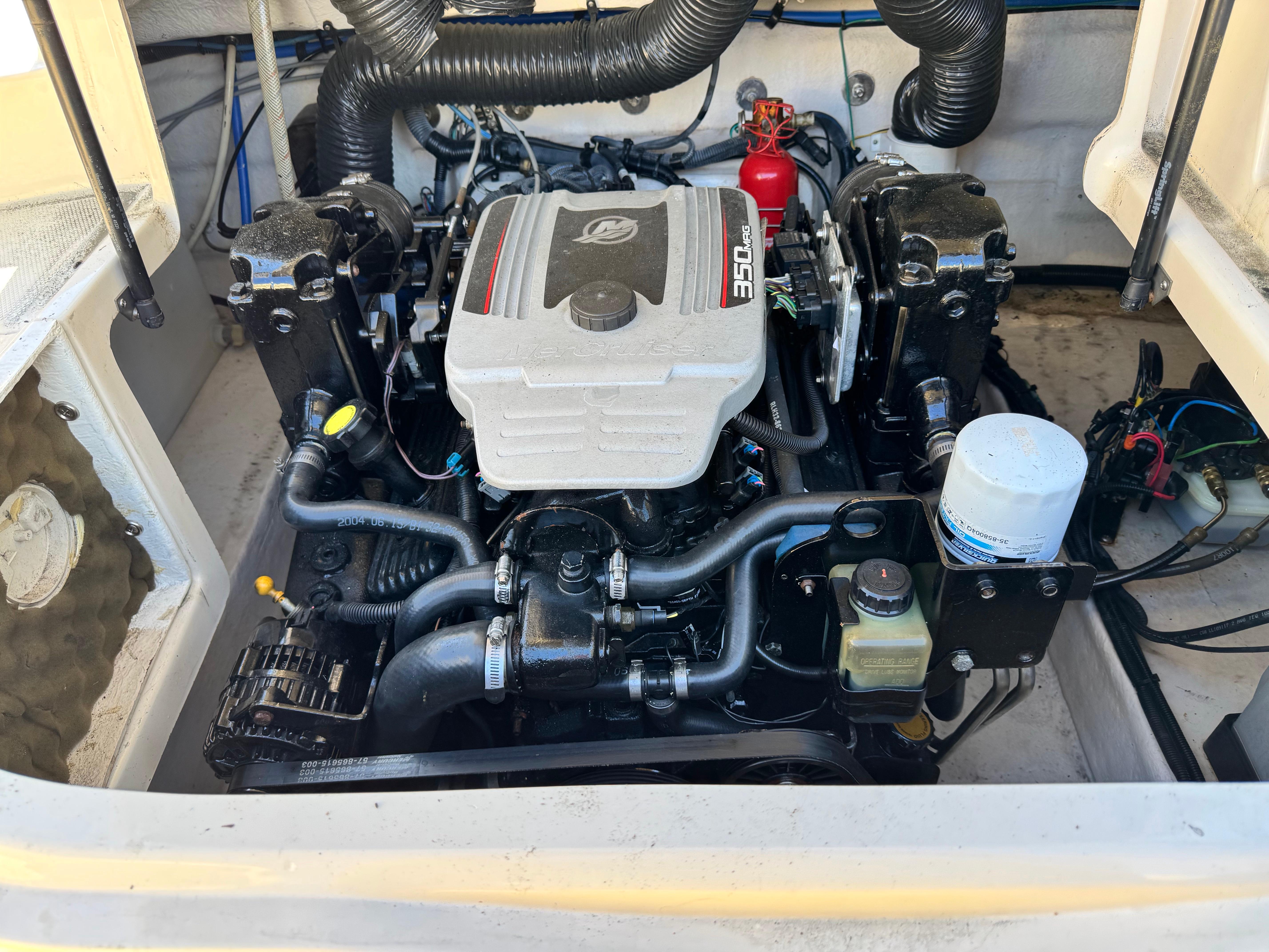 2005 Sea Ray 240 Sundeck