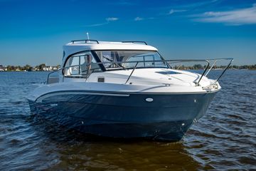 2022 Beneteau Antares 8