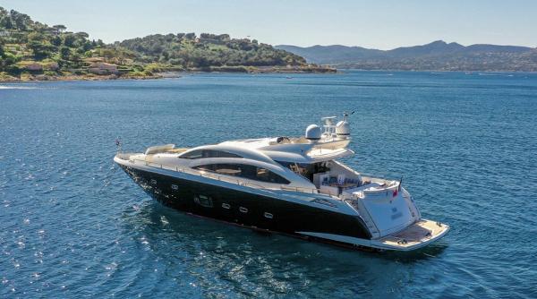 2011 Sunseeker Predator 84