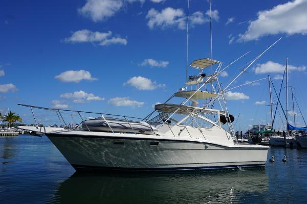 1985 Hatteras 36 Convertible