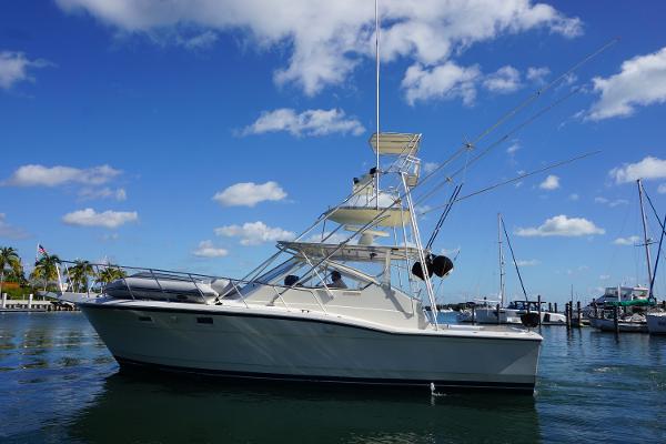 1985 Hatteras 36 Convertible