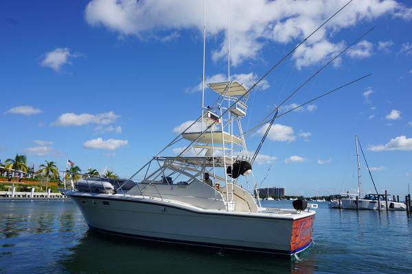1985 Hatteras 36 Convertible