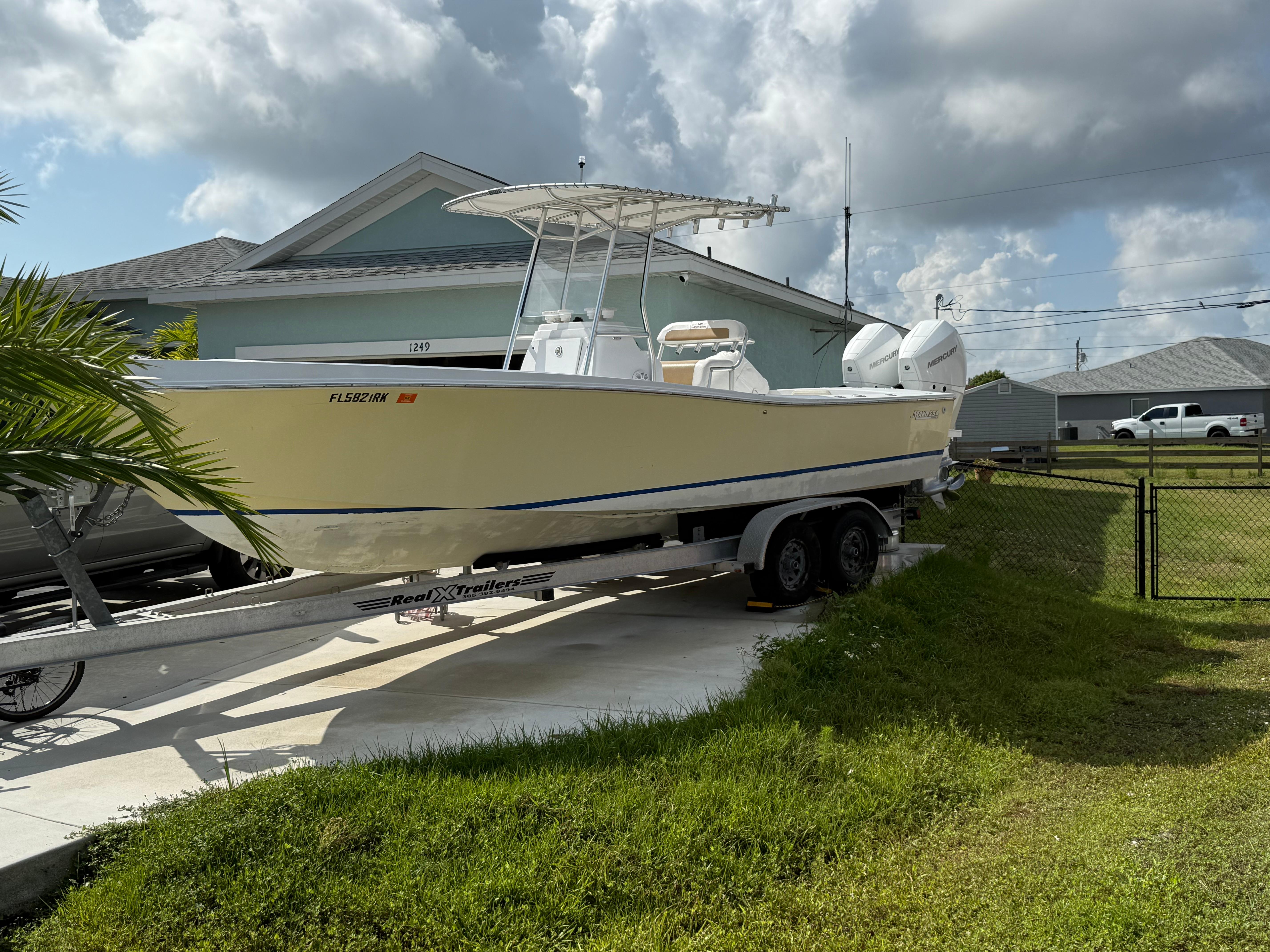 Mako 1985 Mako 254 Center Console, Port Saint Lucie Florida