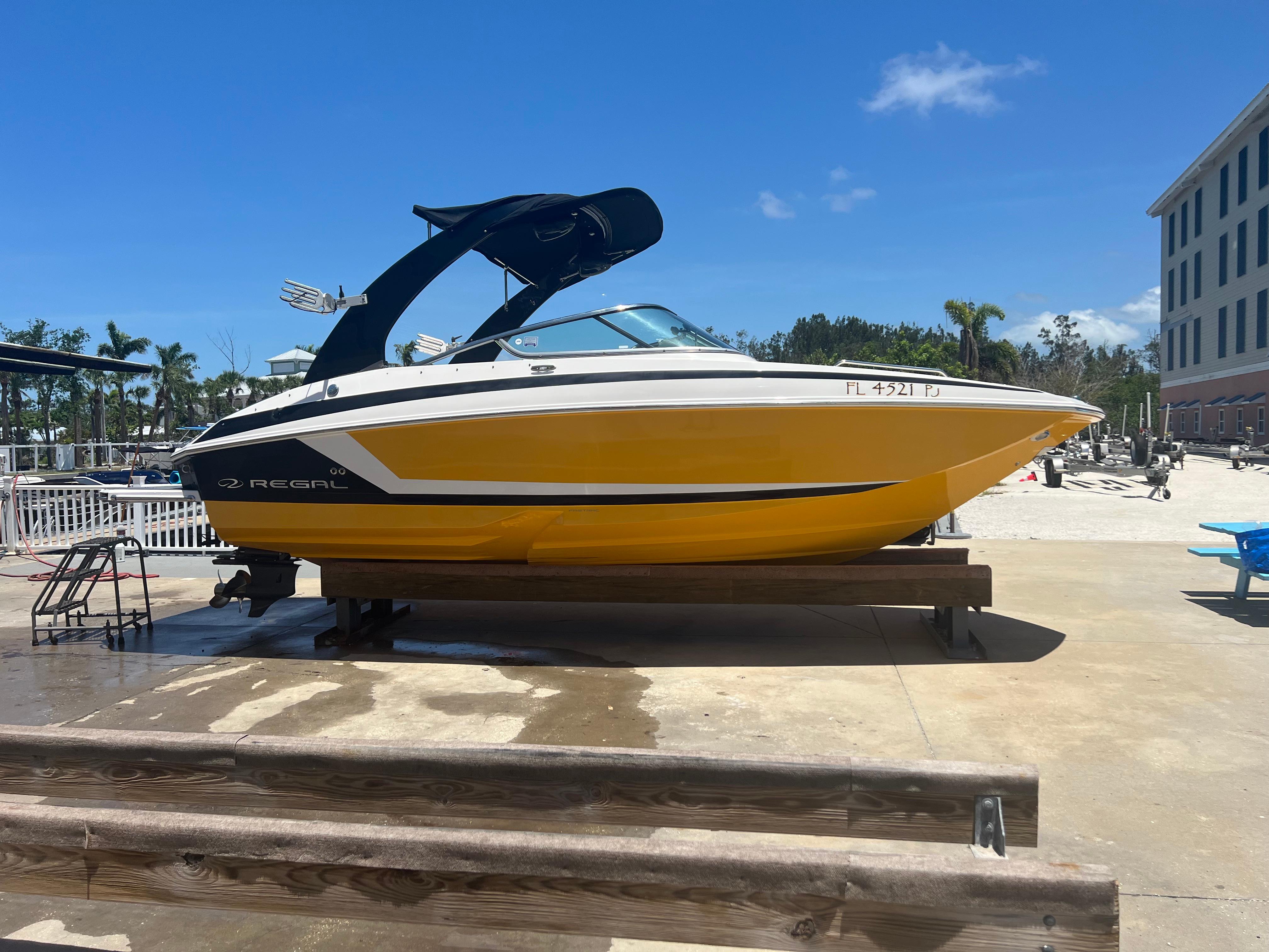 2013 Regal 24 FasDeck RX