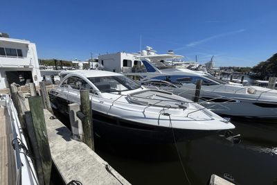 Cruisers Yachts 50 Cantius