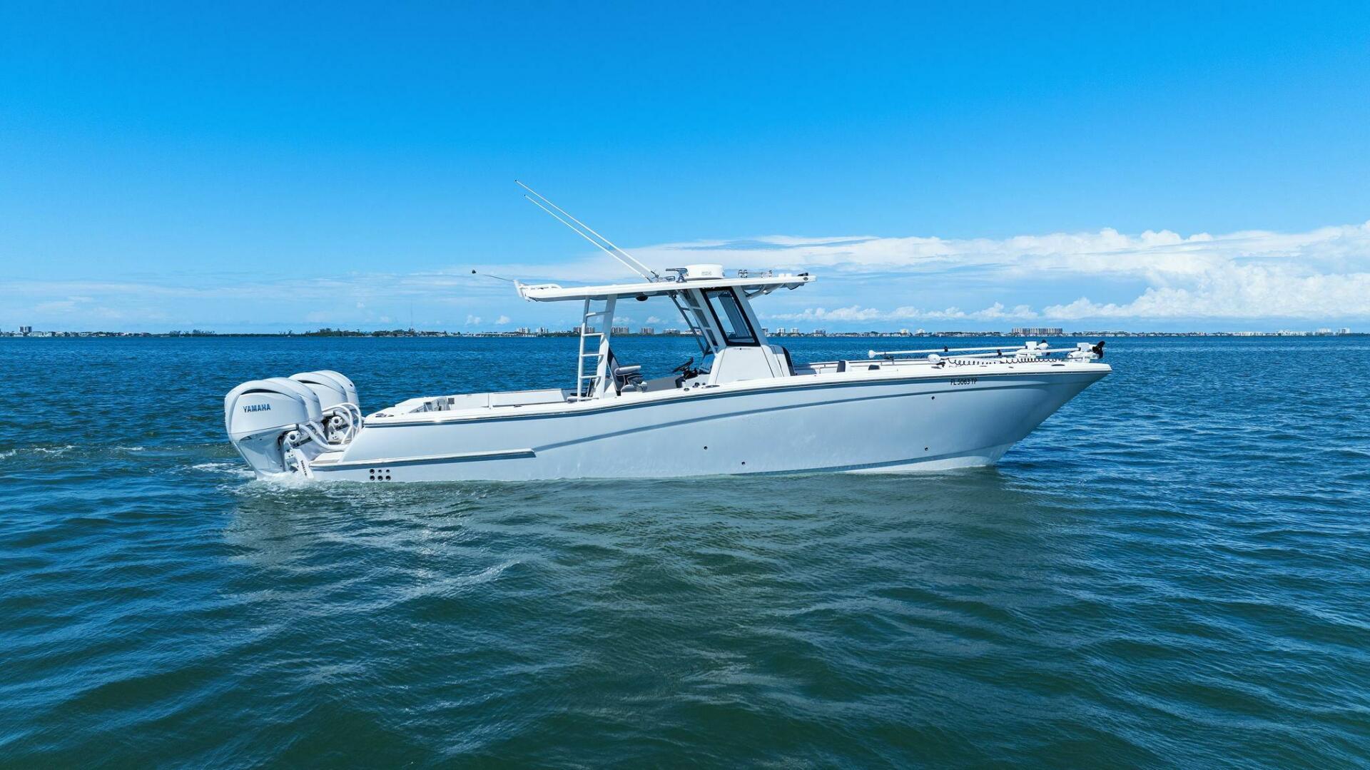 World Cat 400 CC-X 2022 World Cat 400 CC-X - Profile