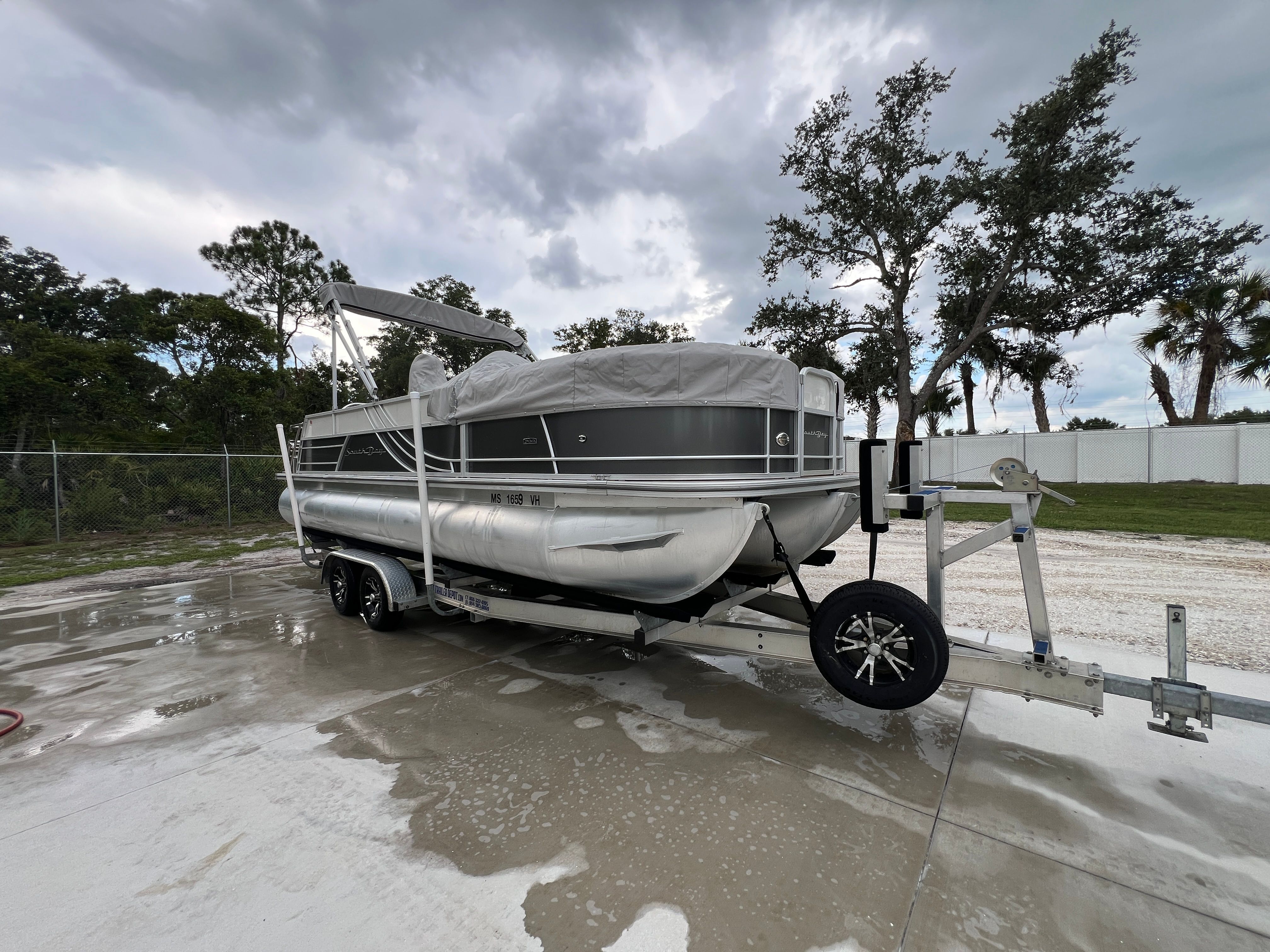 2020 South Bay 2224SB2 2.75 Tri-Toon Sport