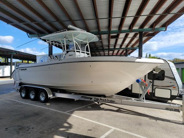 2015 Century 2901 Center Console