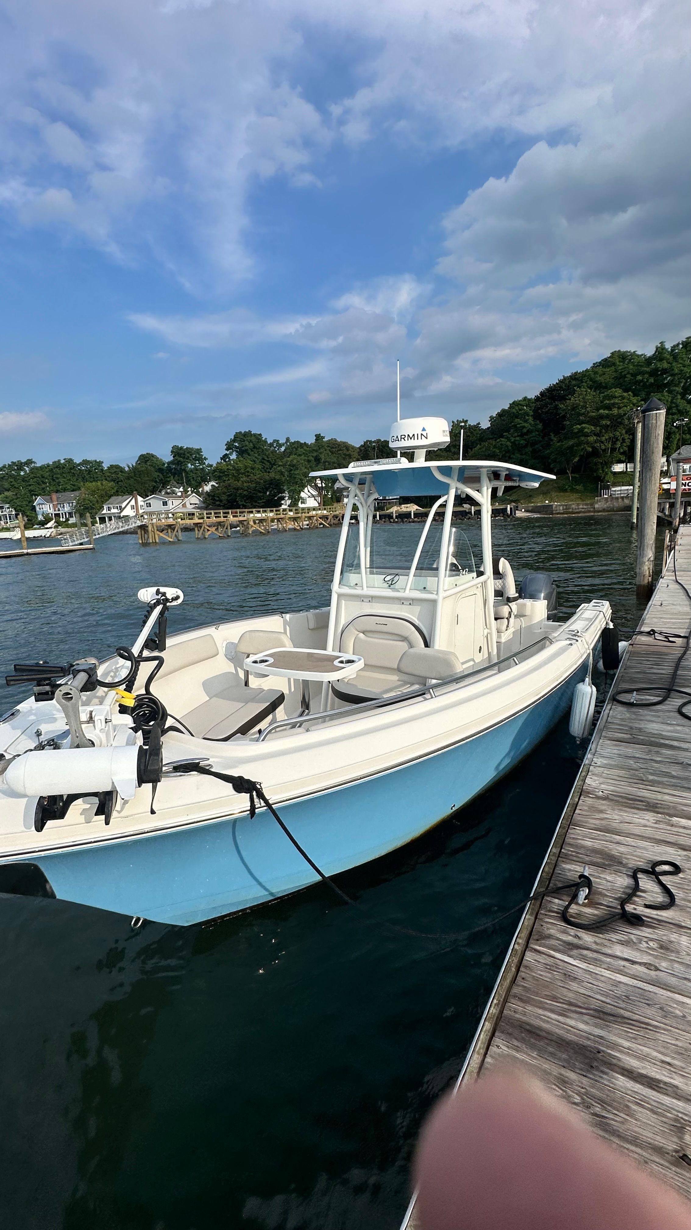 2022 Sailfish 242 CC