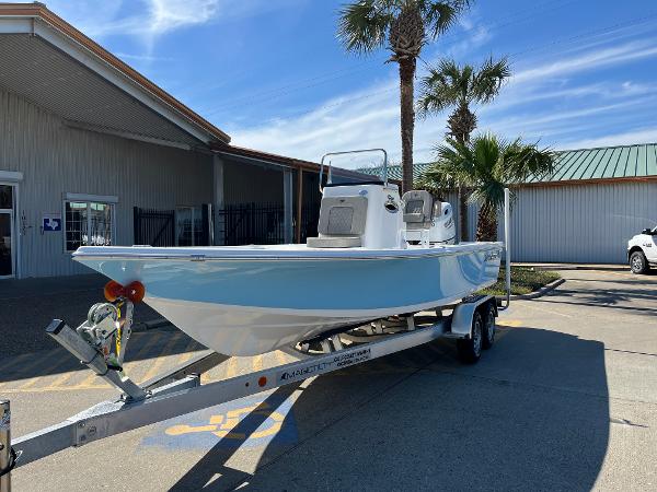 2024 Sea Pro 230 Bay