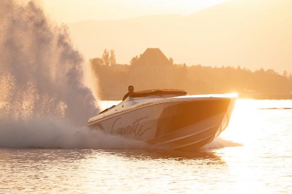 2016 Cigarette Marauder 50