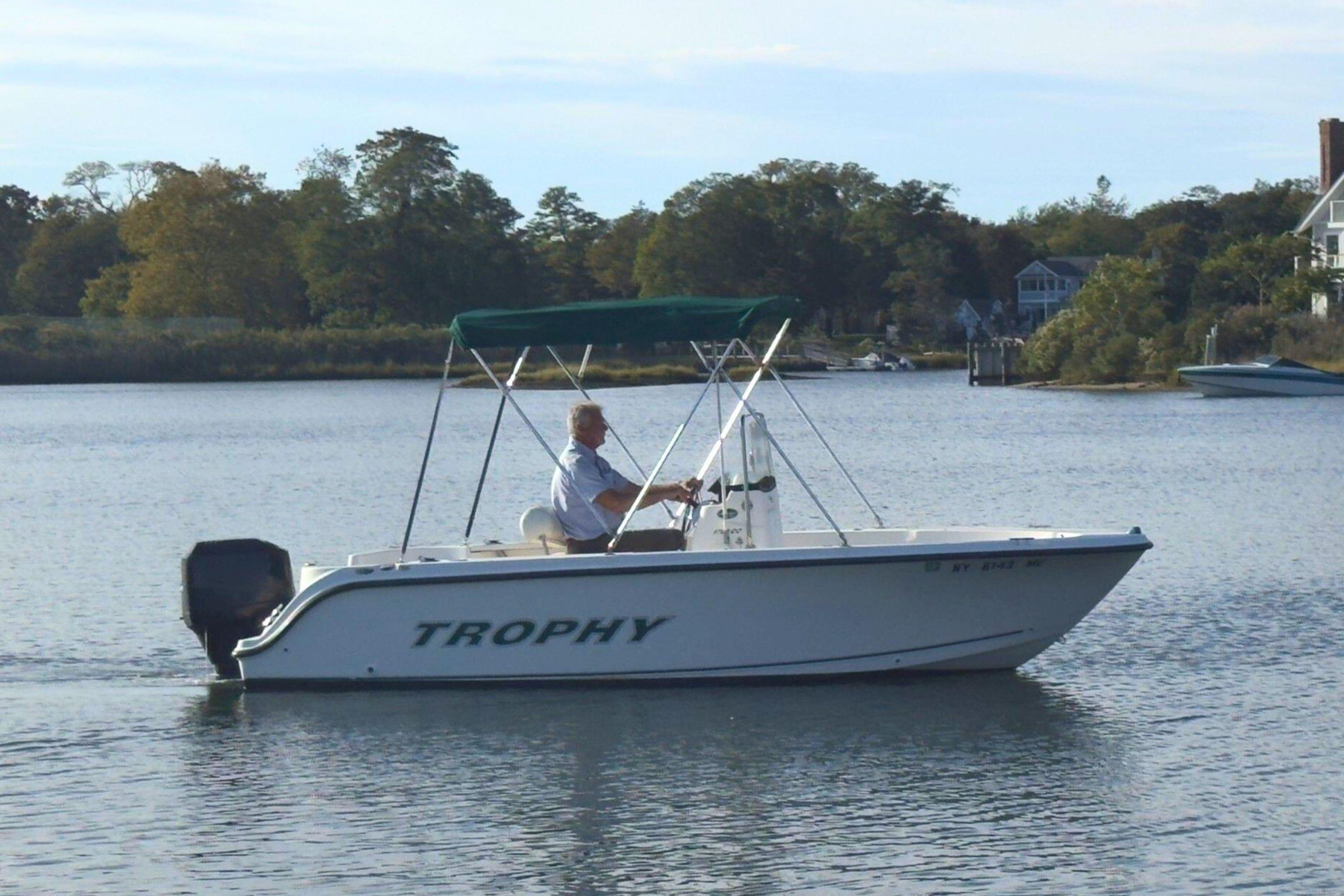 2008 Trophy 1703 Center Console