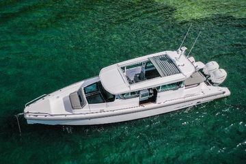 2026 Axopar 37 XC CROSS CABIN