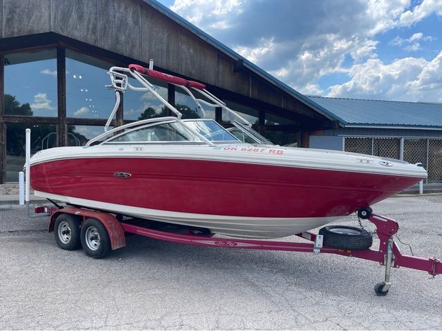 2005 Sea Ray 220 Select