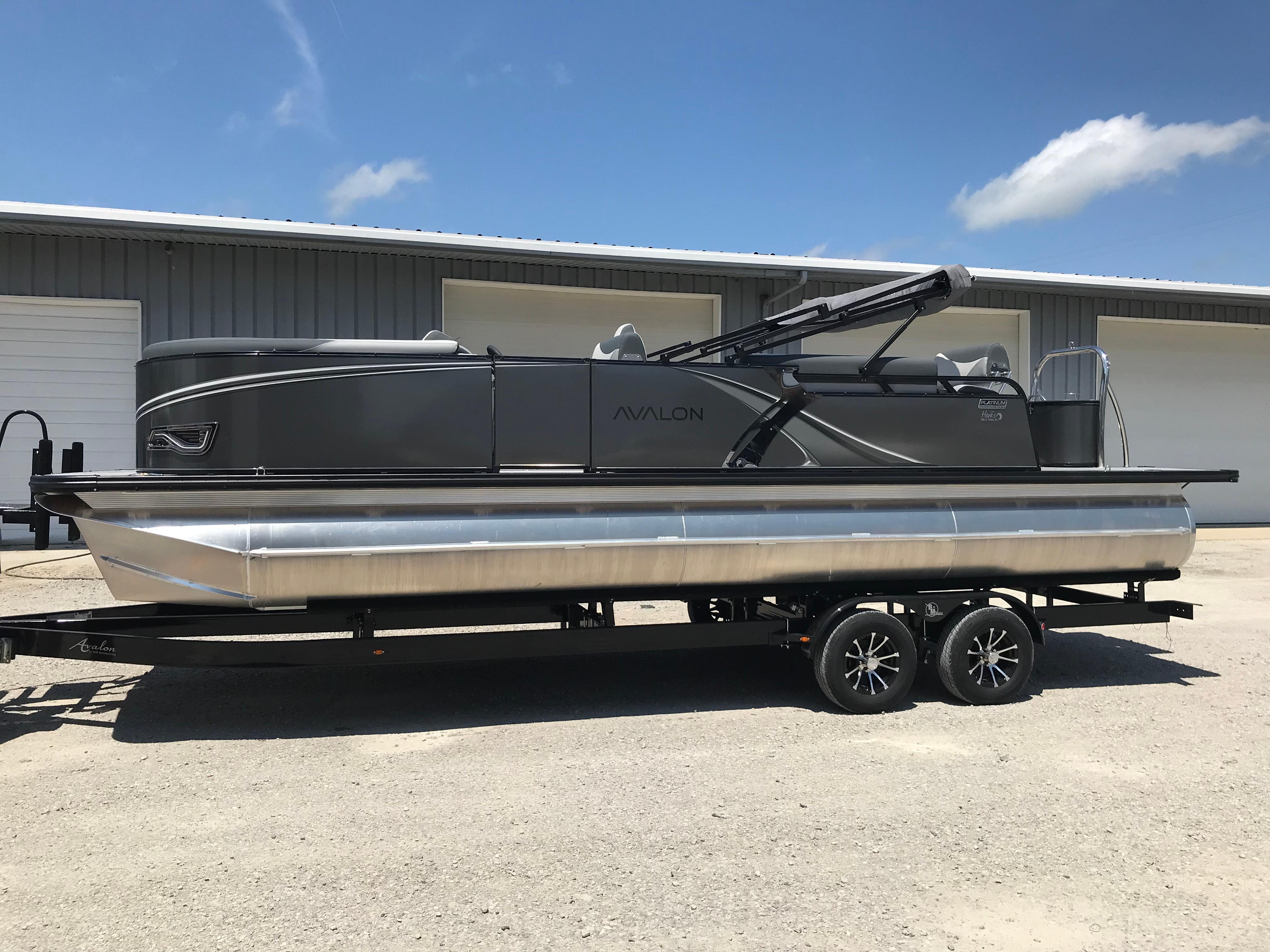 2025 Avalon LSZ QUAD LOUNGER SHIFT