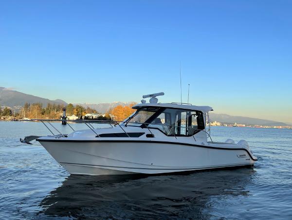 Boston Whaler 325 Conquest Pilothouse