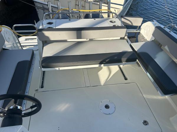 2023 Jeanneau NC Sport 895