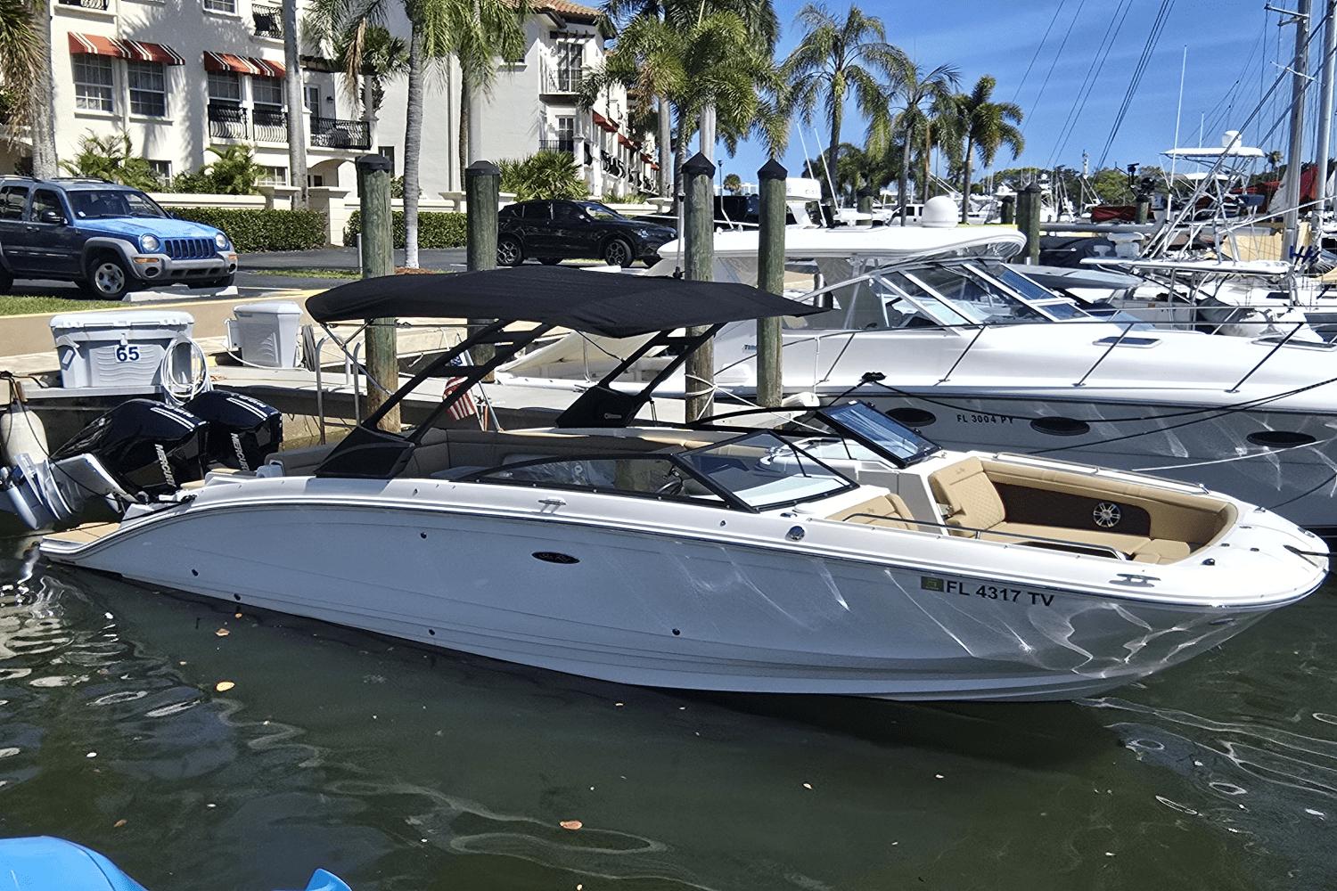 2024 Sea Ray SDX 290 Outboard