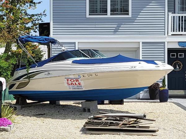 1999 Sea Ray 210 Sundeck