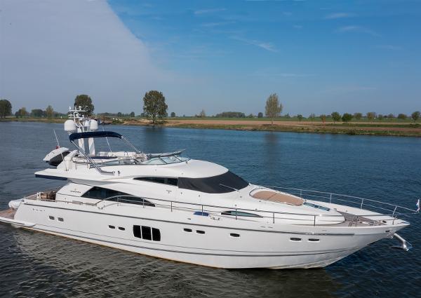 2010 Fairline Squadron 78