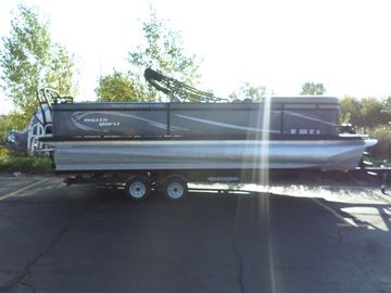2022 Angler Qwest 8522 Family Fish Pro