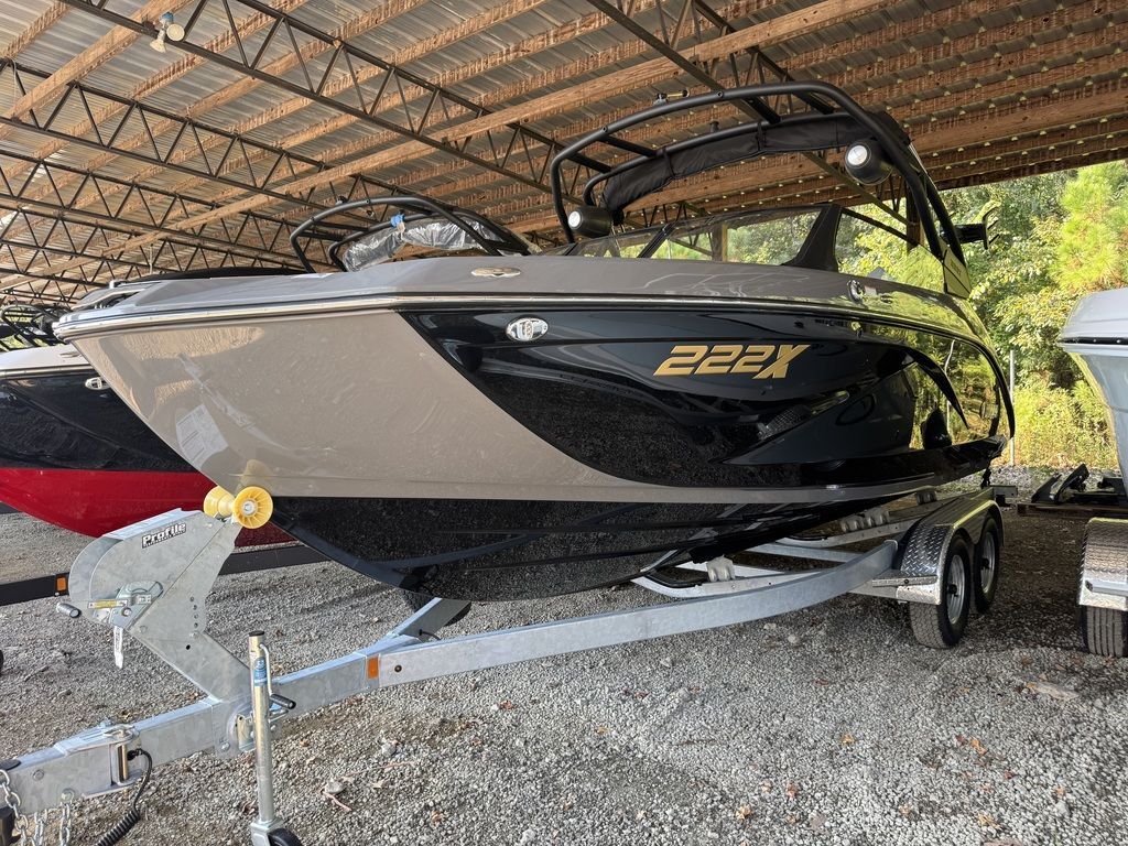 2025 Yamaha Boats 222XD