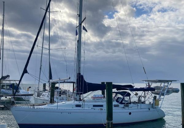 1992 Beneteau MOORINGS 38