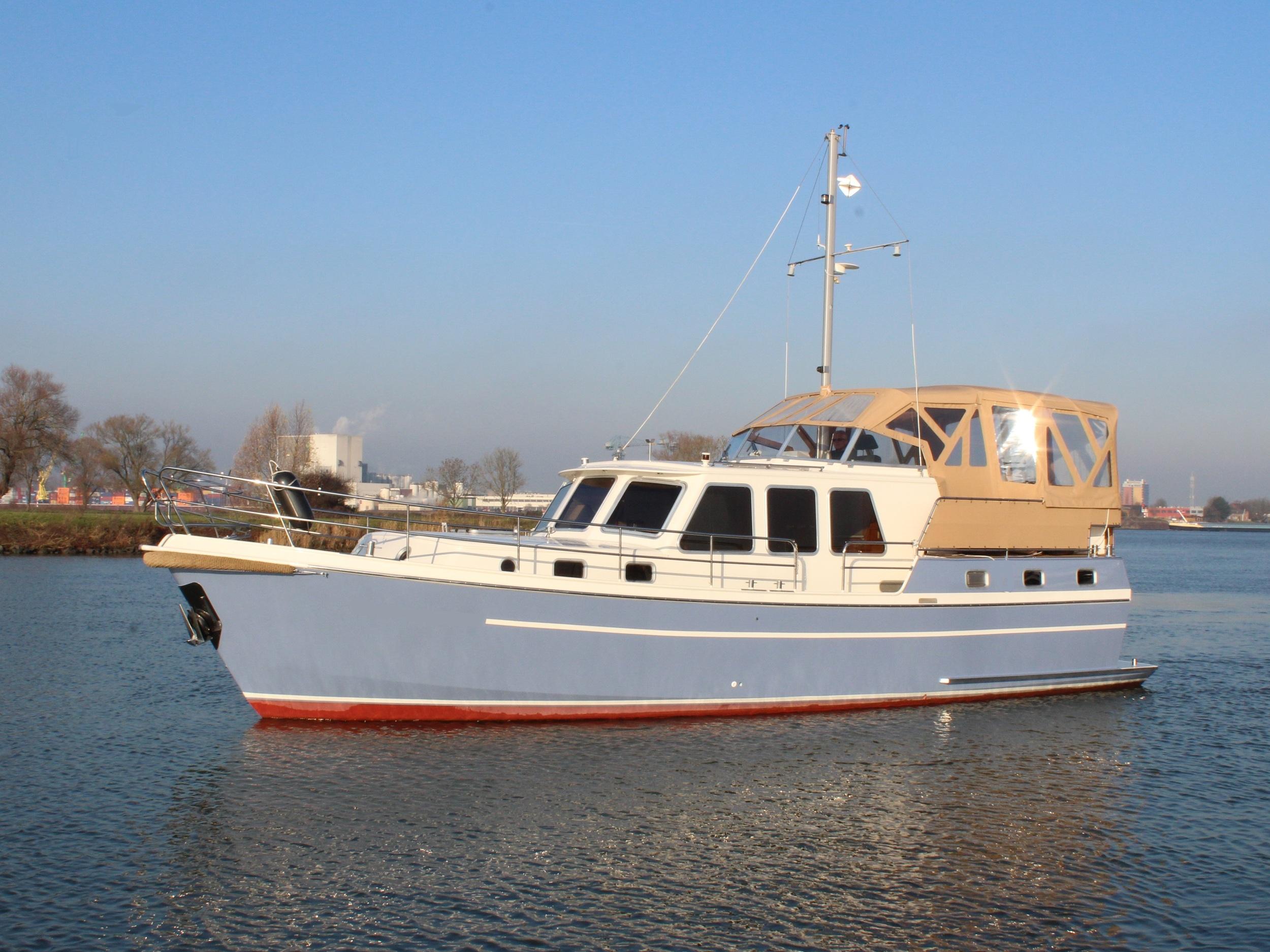 2001 Aquanaut Drifter Trawler 1250 AK