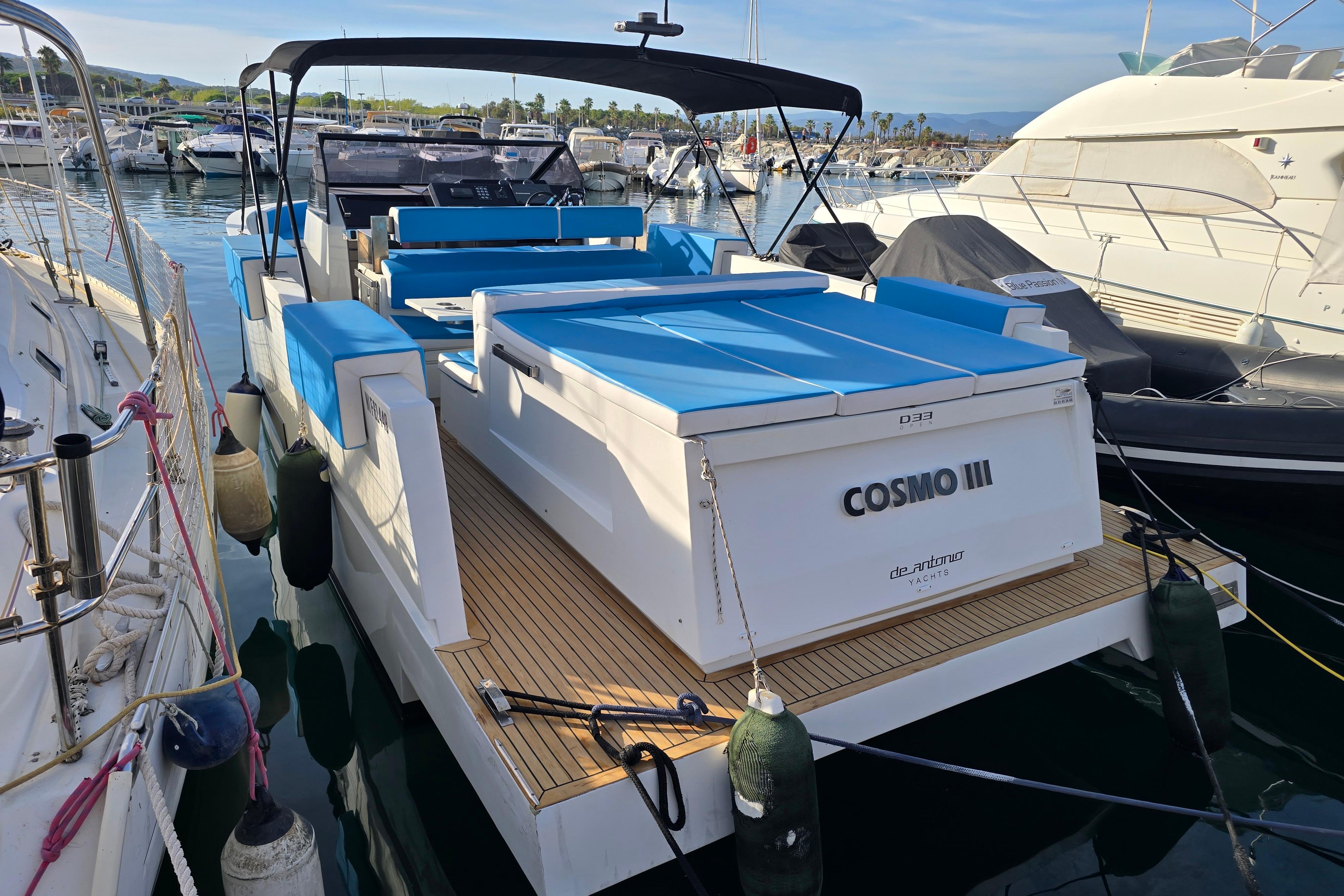 2017 De Antonio Yachts D33