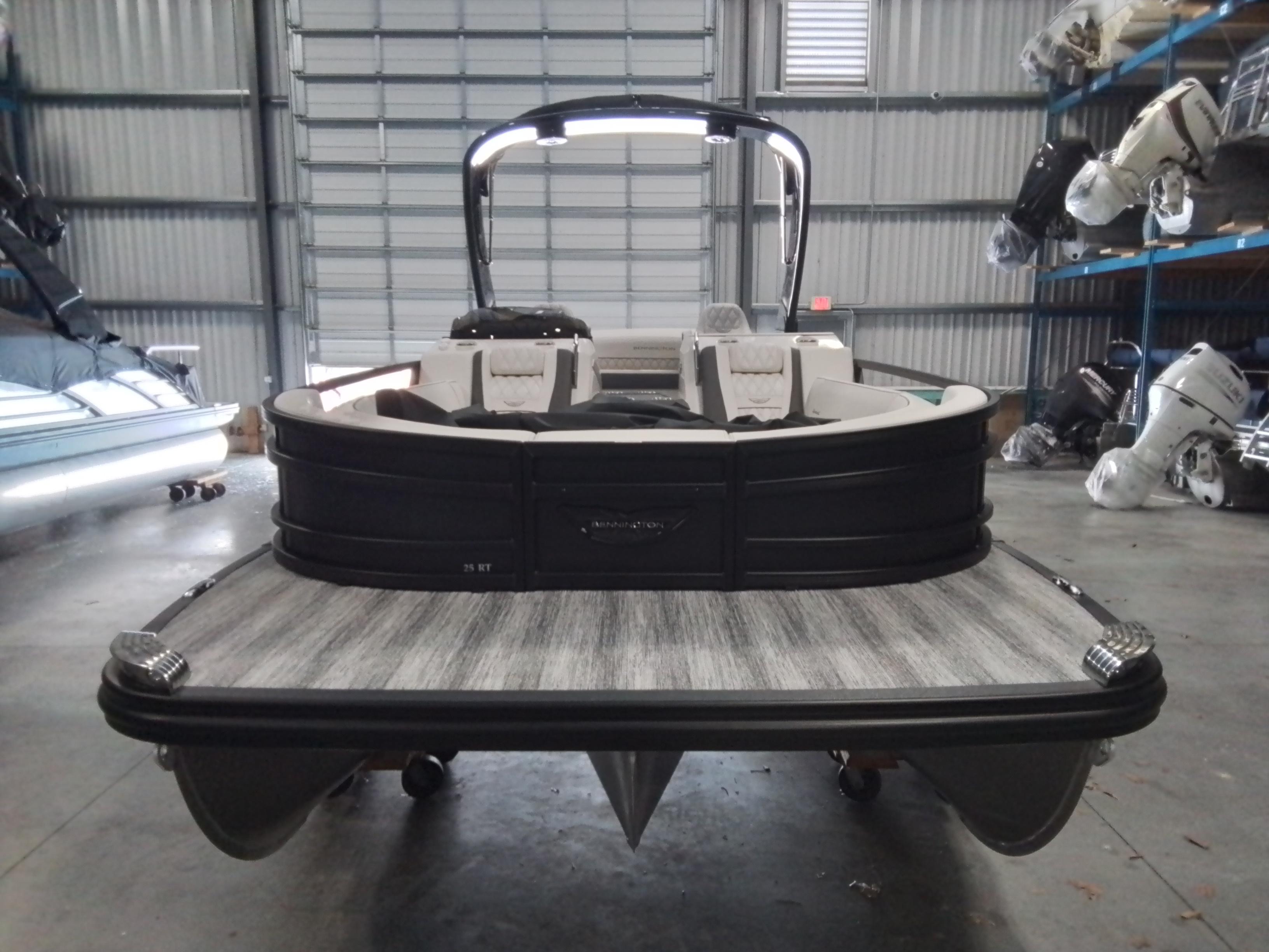 2025 Bennington Marine LLC 25RTSBASE