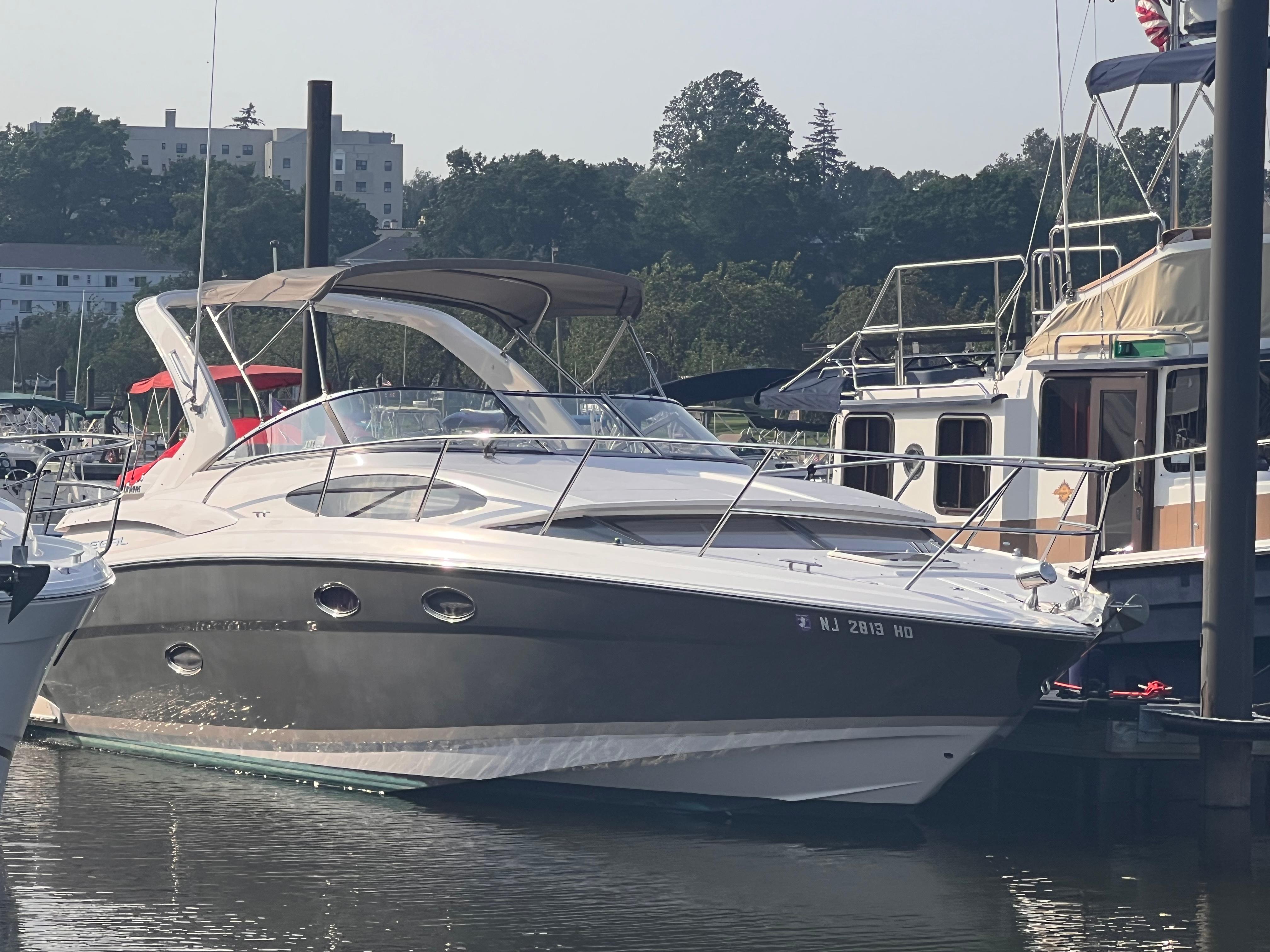 2011 Regal 35 Express Cruiser